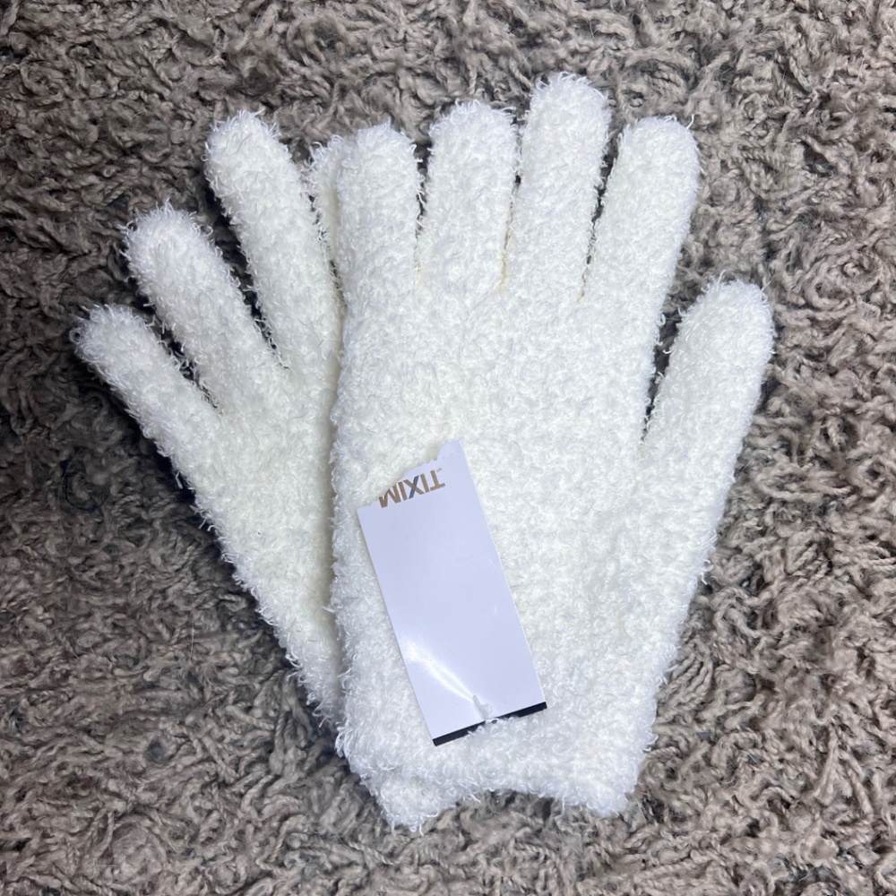 Women's Mixit Whisper White Fuzzy Gloves